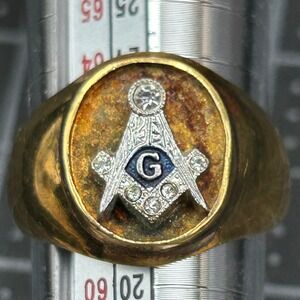 Vintage Karatclad 18KT HGE Freemason Masonic Ring Size 10 Gold Tone Rhinestone